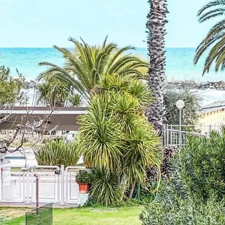 Vienna Fronte Mare 1piano Rif A771 Apartment *